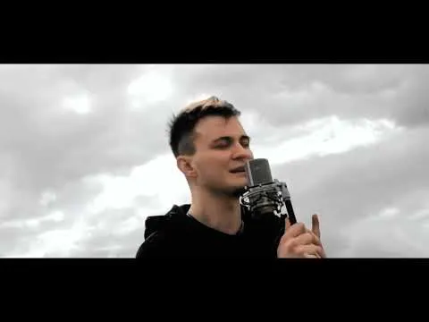 Kadr z realizacji: mraziu — „Efekt L”